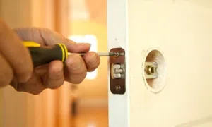 Lock Safe Services Mineola, NY 516-283-5814 - 24-hour-emergency-locksmith