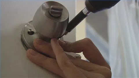 Lock Safe Services Mineola, NY 516-283-5814 - change-locks-service